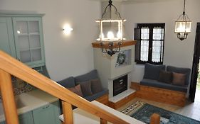 Apostolia's Small House